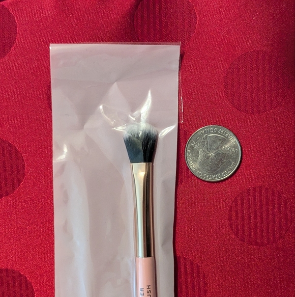 🆕 Eyeshadow Brush For Cream And Powder Eyeshadow Double Ended By Mally XO - Picture 6 of 7